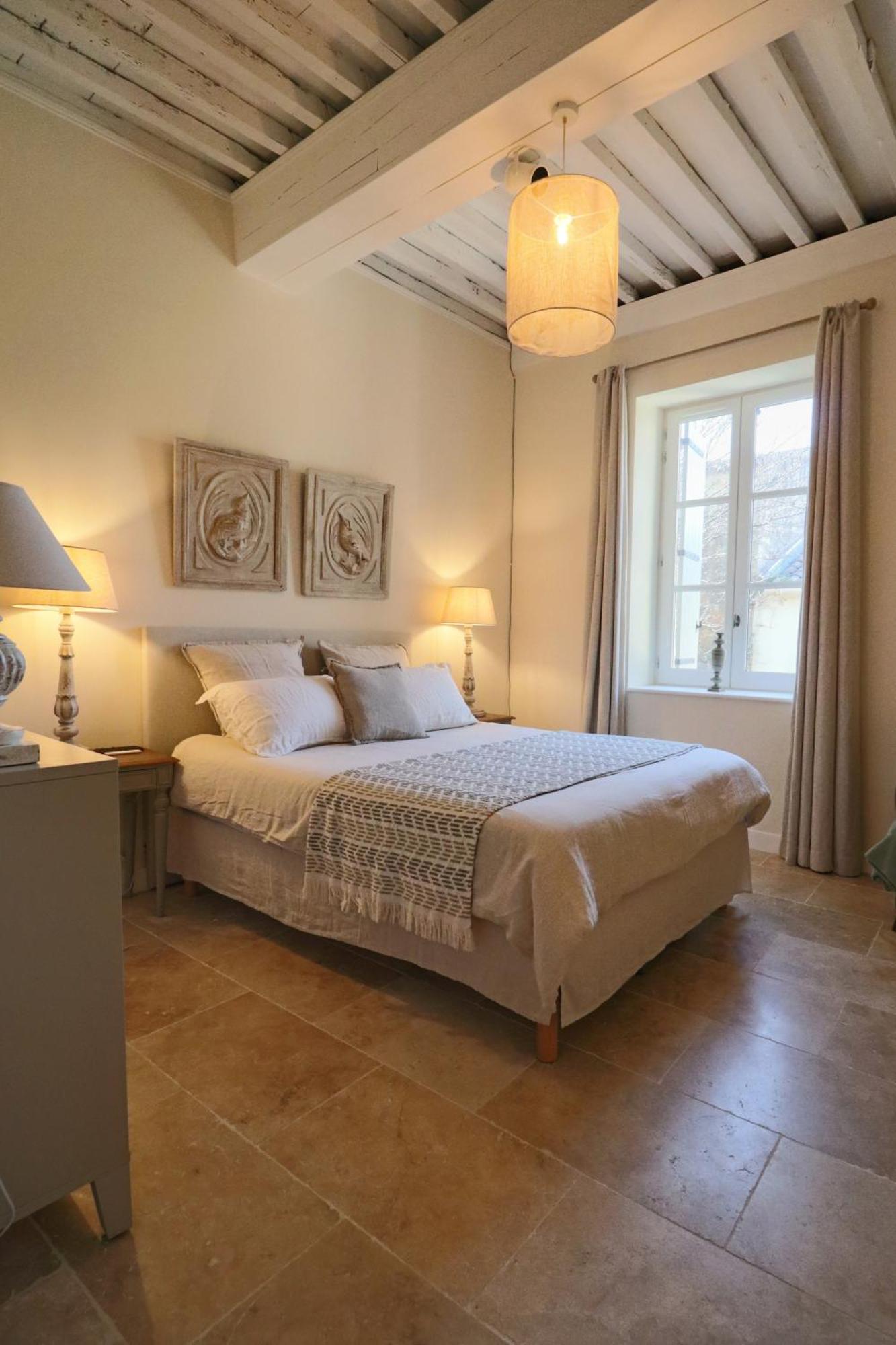 La Grande Bourgade-authentique Maison En Pierre Avec Terrasse Climatisation Au Coeur D'uzes *