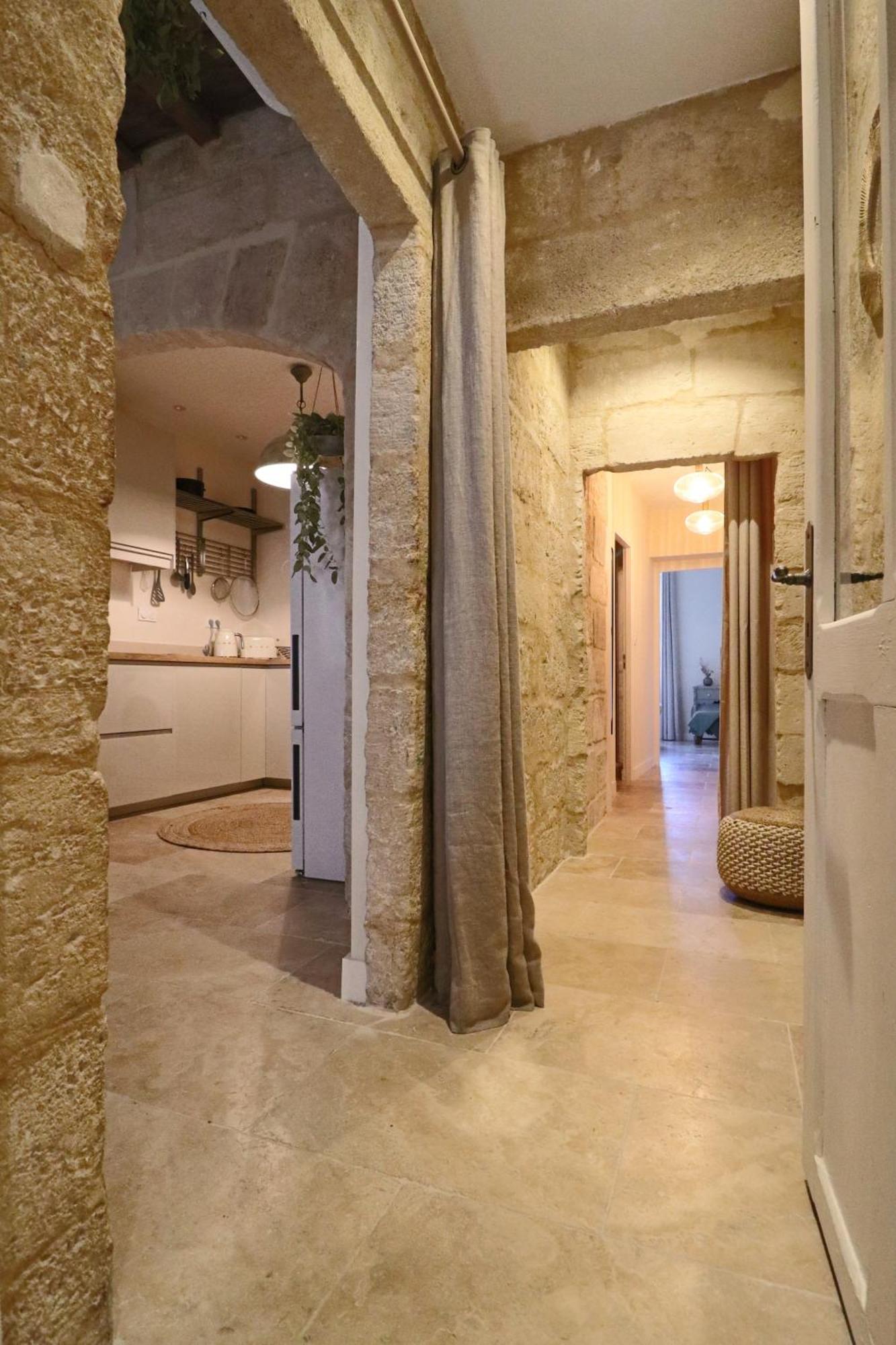 Apartment La Grande Bourgade-authentique Maison En Pierre Avec Terrasse Climatisation Au Coeur D'uzes *