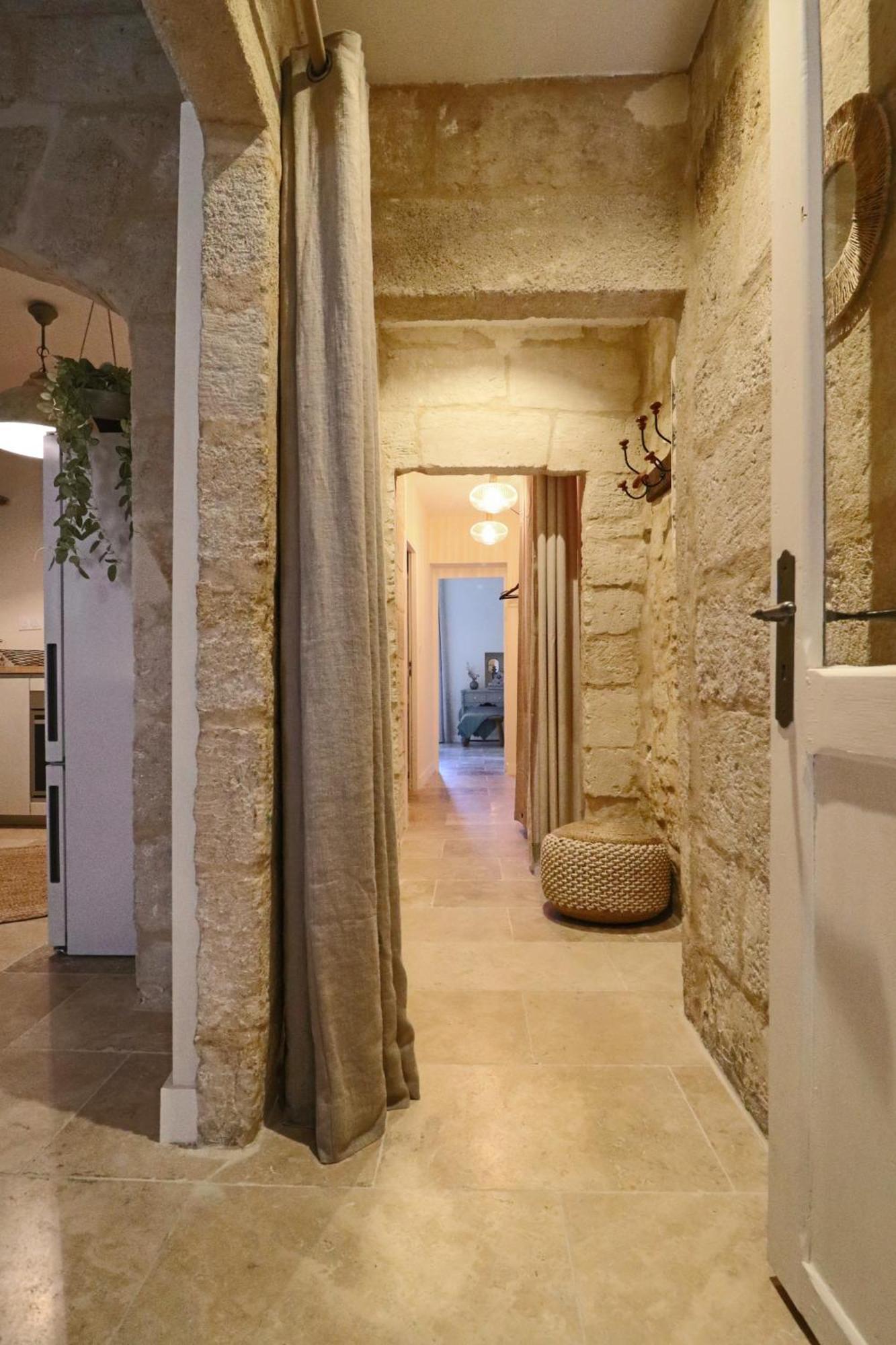 La Grande Bourgade-authentique Maison En Pierre Avec Terrasse Climatisation Au Coeur D'uzes Apartment Uzes