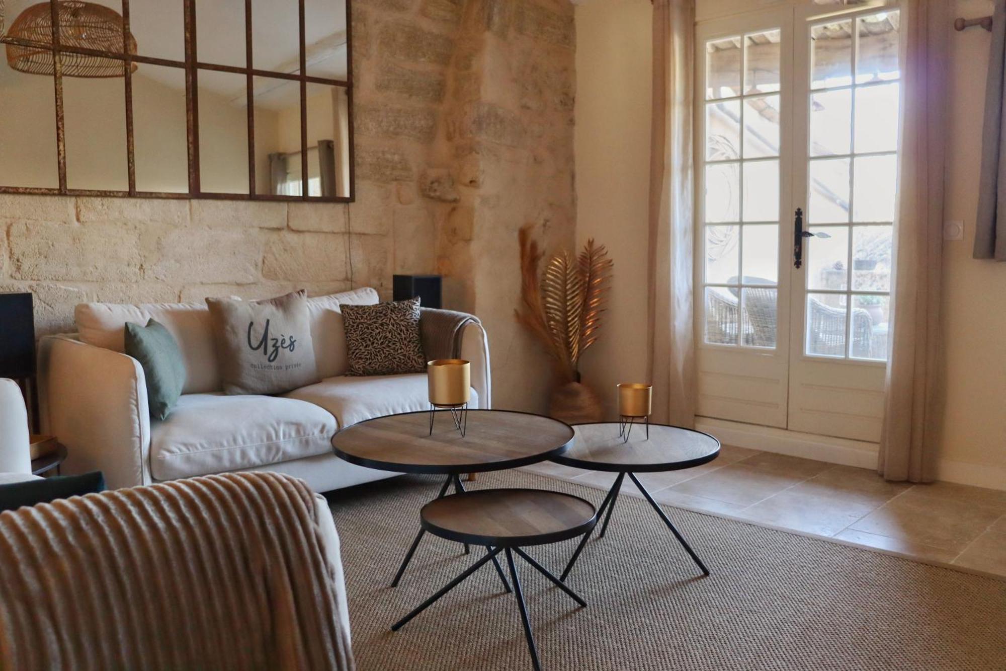 Apartment La Grande Bourgade-authentique Maison En Pierre Avec Terrasse Climatisation Au Coeur D'uzes Uzes