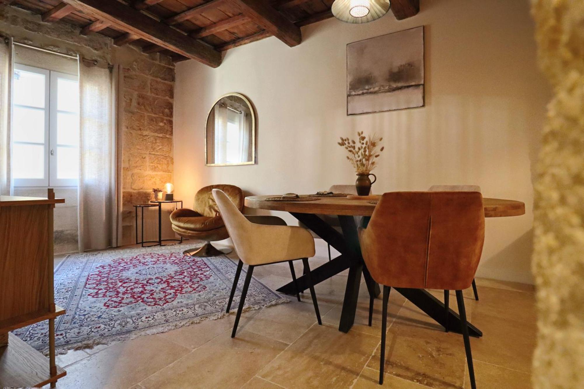 La Grande Bourgade-authentique Maison En Pierre Avec Terrasse Climatisation Au Coeur D'uzes * Uzes