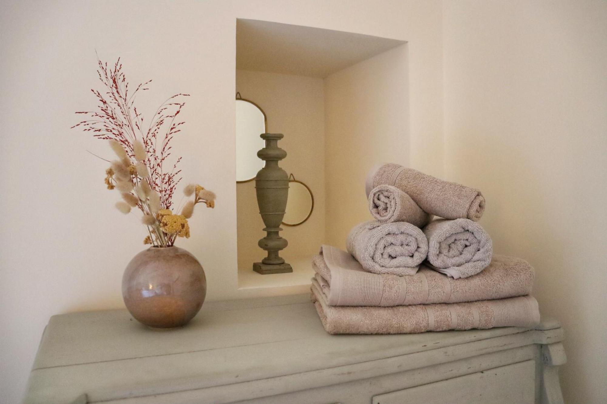 Apartment La Grande Bourgade-authentique Maison En Pierre Avec Terrasse Climatisation Au Coeur D'uzes *